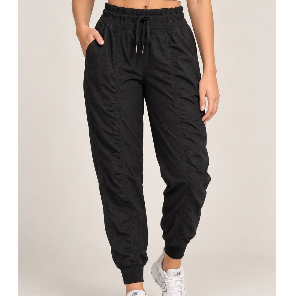 Lululemon Beyond the Studio Jogger Black High Rise 28 Inseam LW5ENMS Size 10